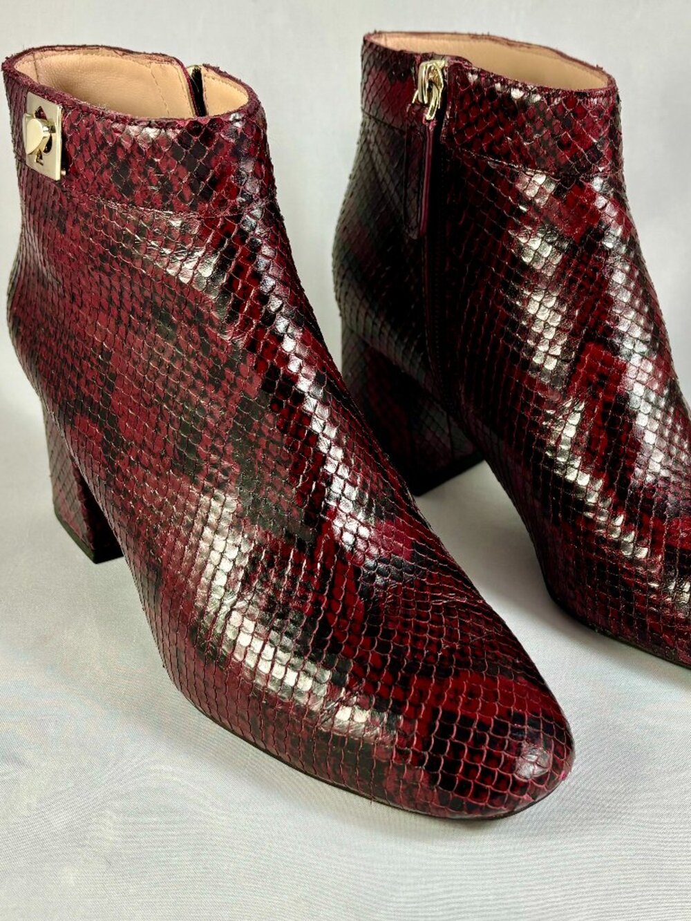 Kate Spade Adalyn Burgundy Snakeskin Ankle Booties Block Heel Size 6M